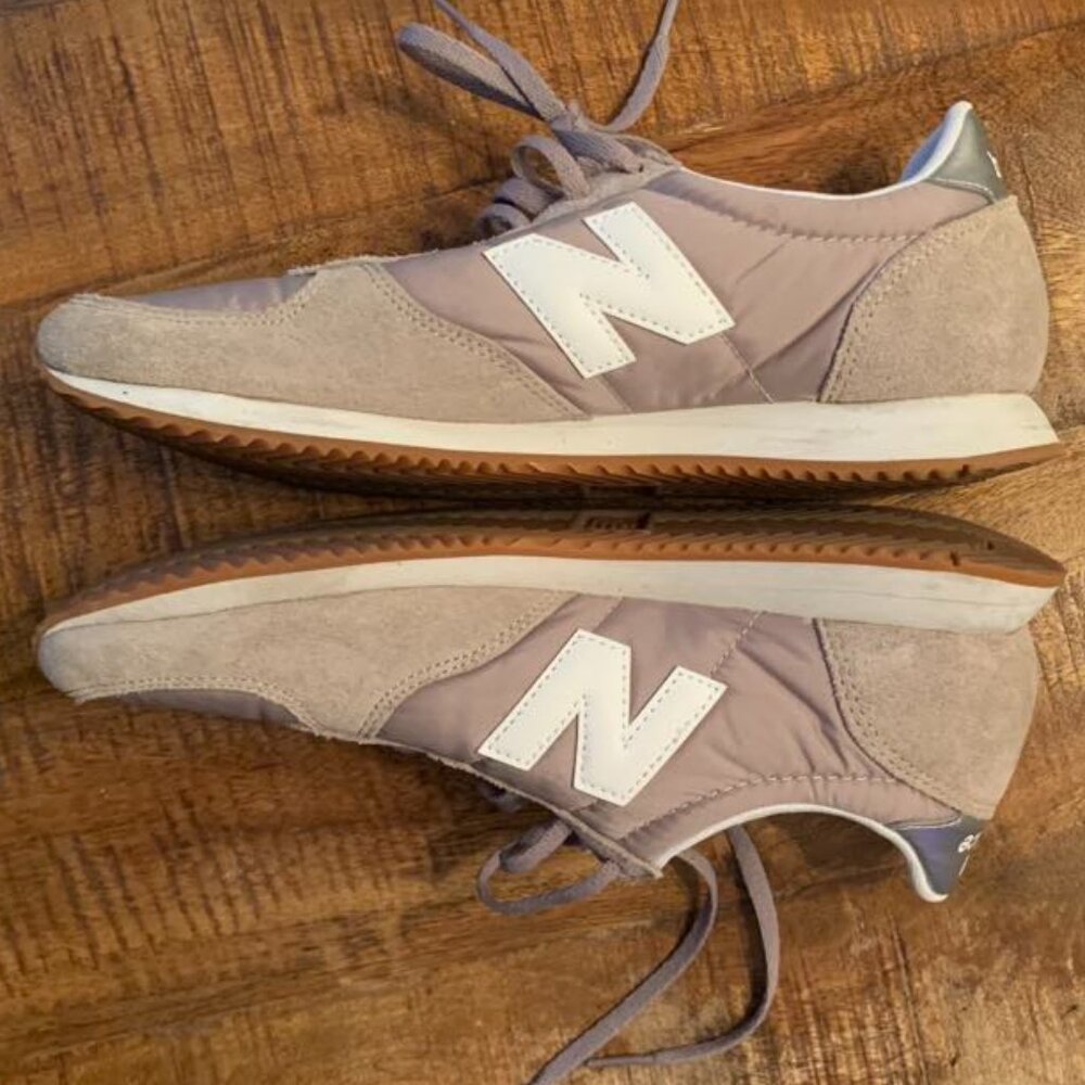 New Balance 220 V1 Women's Sneaker